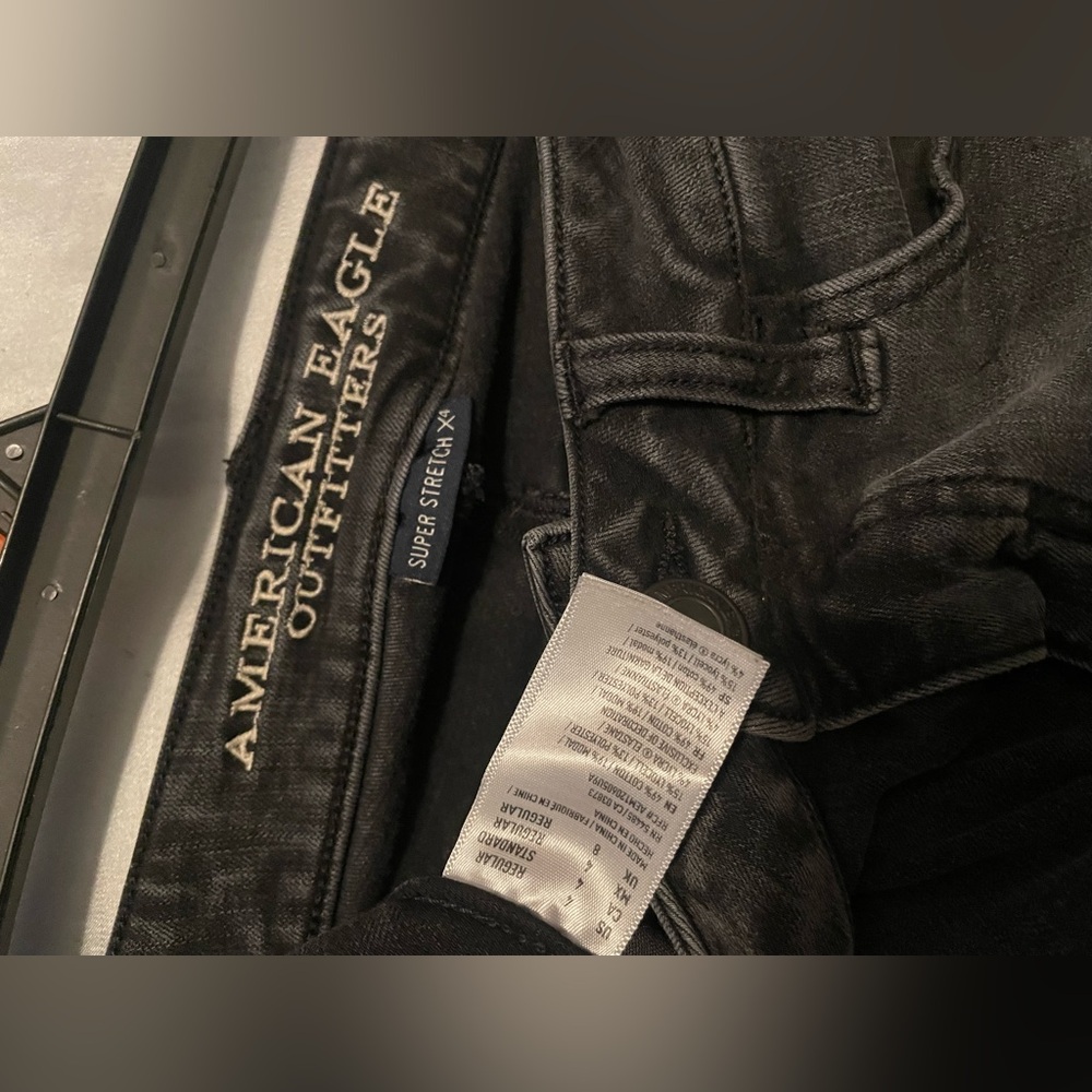 American Eagle size 4 black women’s jeans - Picture 3 of 3